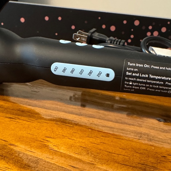 Bio Ionic Black Curling Iron - Picture 2 of 4